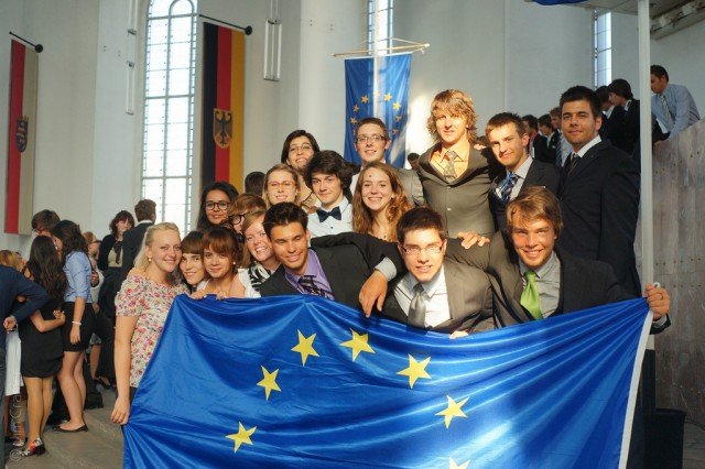 Bald in Menden und am WBG: Europäisches Jugendparlament, hier Teilnehmer/innen der 64th International Session Frankfurt 2010 (Foto: EYP/Kiehn)