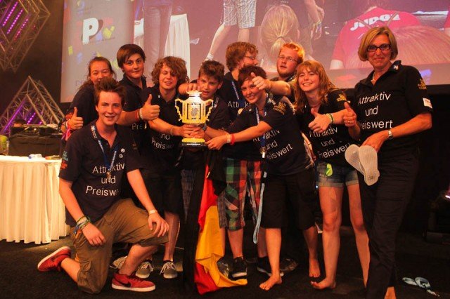 Zum 3. Mal Weltmeister: Das Siegerteam mit Frau Kroh in Delft (Niederlande) - Foto: WBG/Kroh