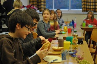 Zusammen feiern: Klassenfrühstück (Foto: SMMP/Hentrich)