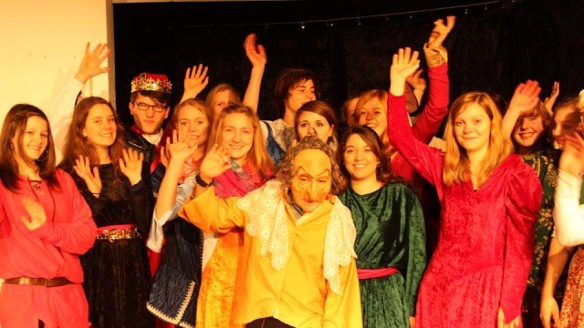 WBG-Schüler im Ensemble des M.A.T. freuen sich auf die Aufführungen der "Nibelungen". (Foto: WBG/Sauer)