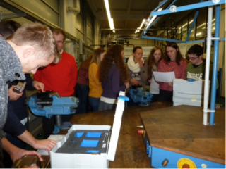 Schülerinnen und Schüler lernen den Betrieb kennen (Foto: L. Harnischmacher/SMMP)