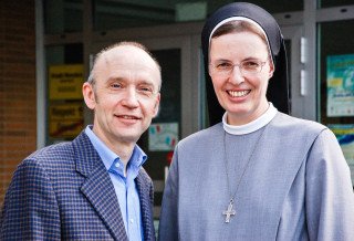 Seit 1994 leiteten Schwester Maria Thoma und Dr. Eduard Maler das Walburgisgymnasium gemeinsam. Foto: SMMP/Bock