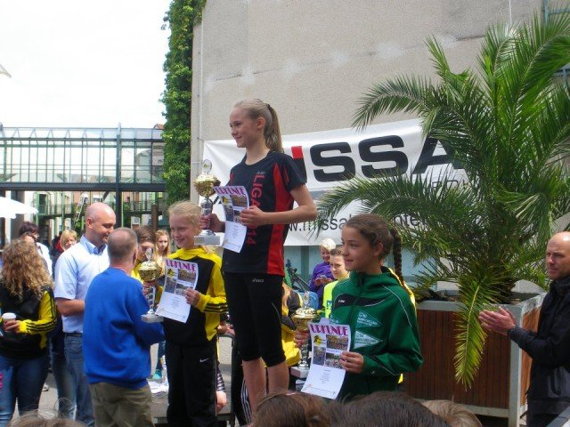 Senja, Gesamtsiegerin beim Schülerlauf 3 und in ihrer Altersklasse (Foto: Scheidt/SMMP)