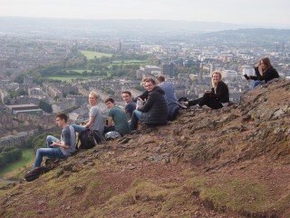 Rast nach dem schweißtreibenden Aufstieg zum "Arthur's Seat", dem Hausberg von Edinburgh. (Foto: C. Scholz/SMMP)