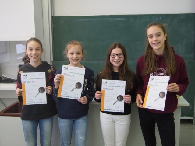 Die erfolgreichen Teilnehmerinnen am Wettbewerb "Bio-Logisch 2017" (Foto: C. Scholz/SMMP)
