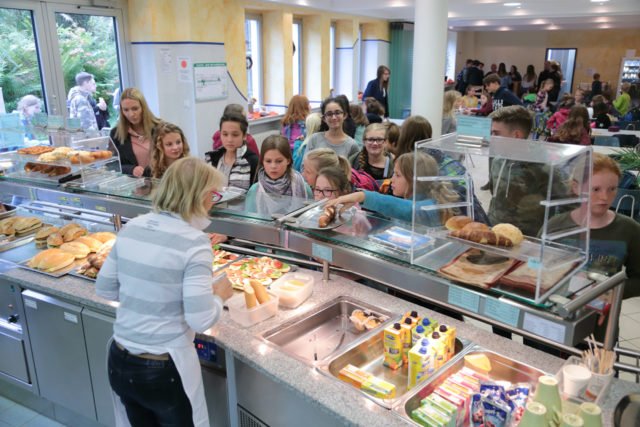 Unsere Cafeteria: Alles für den kleinen und den großen Hunger (Foto: C. Scholz/SMMP)